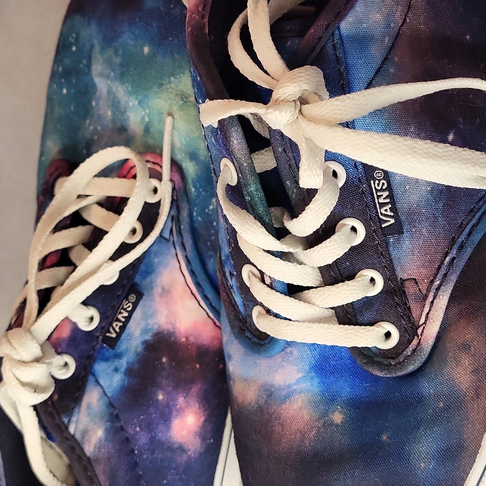 Cosmic Vans - Picture 7 of 9